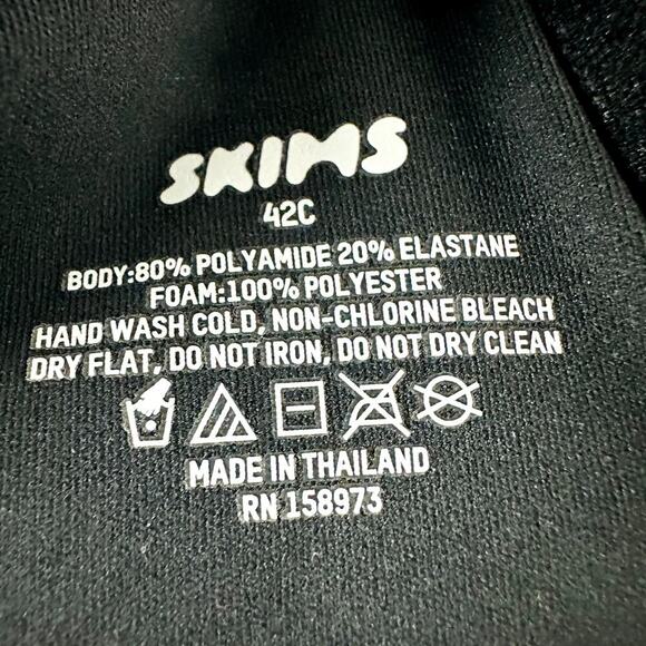 Skims NWT Onyx Fits Everybody T-Shirt Seamless Demi Bra Size 42C - Picture 8 of 8